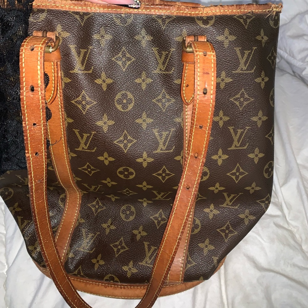 🔥✨AUTHENTIC Louis Vuitton GM Bucket Bag ✨🔥